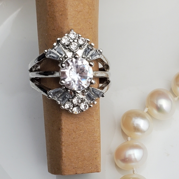 💫 Sterling silver Stunning Ring size 6 - Picture 1 of 9